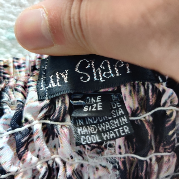 LUV SHARI|| ANIMAL PRINT AND PAISLEY PRINT JUMP SUIT SIZE one size - Picture 3 of 8